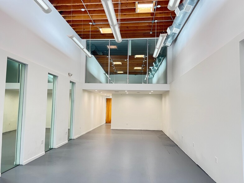 More Photos Of 1084-1088 S Fairfax Ave, Los Angeles Freestanding For Lease