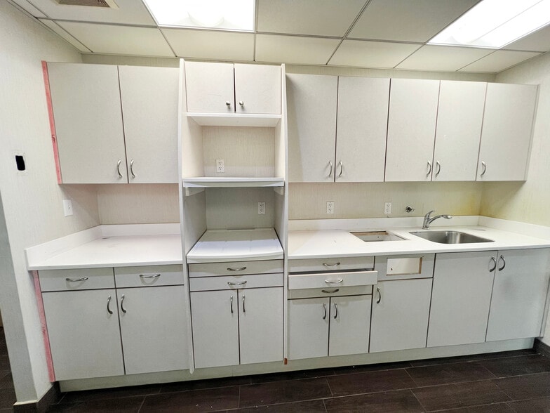 More Photos Of 128-138 Mott St, New York Medical For Sale