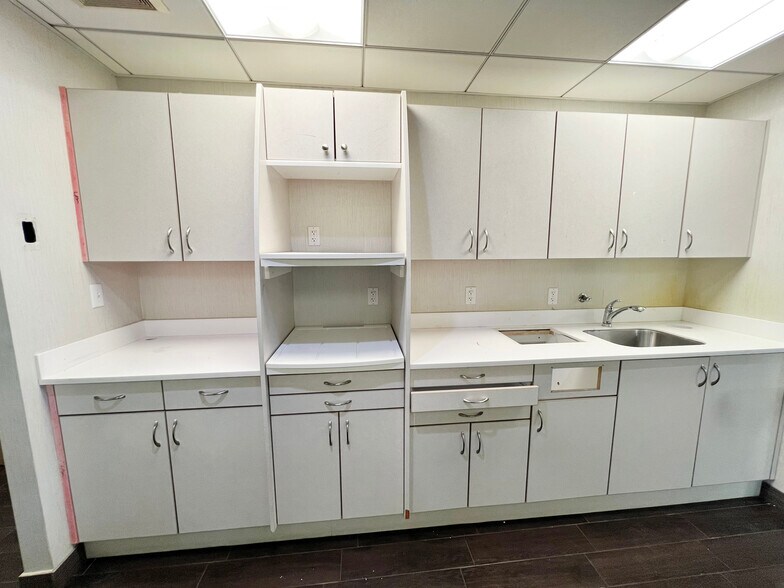 More Photos Of 128-138 Mott St, New York Medical For Sale