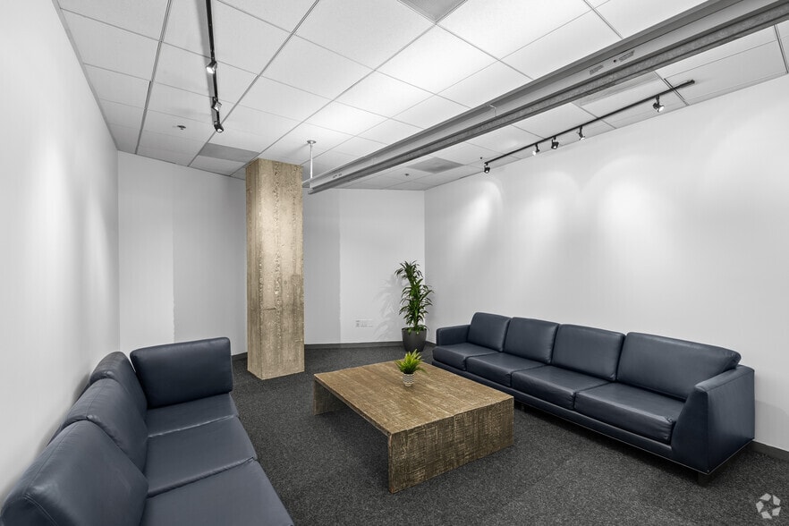 More Photos Of 300 N 3rd St, Burbank Office For Sale