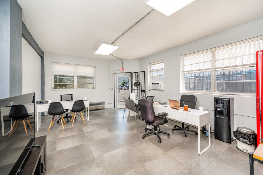 More Photos Of 660-680 NW 71st St, Miami Warehouse For Sale