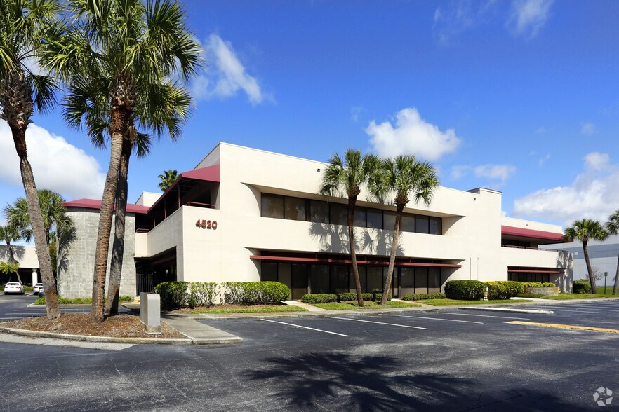 More Photos Of 4520 Oak Fair Blvd, Tampa Office For Lease