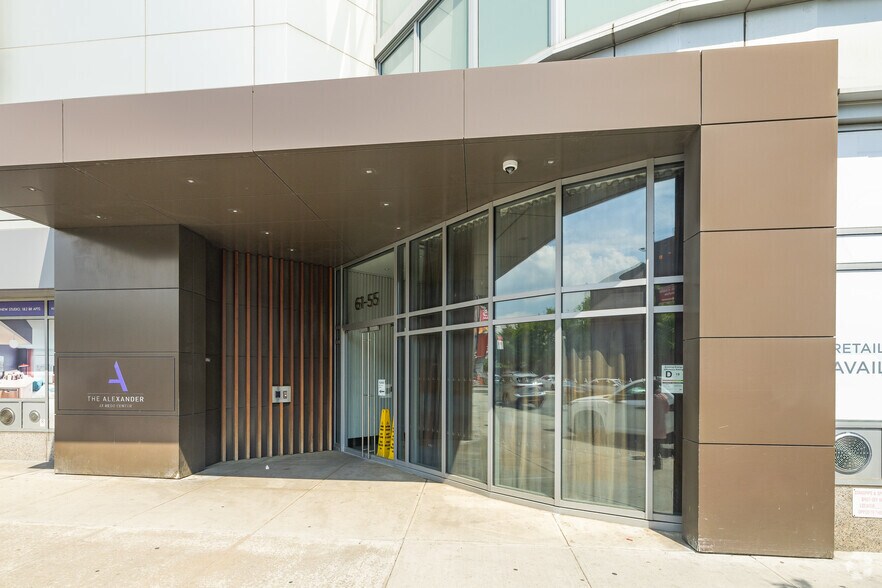 More Photos Of 6135 Junction Blvd, Rego Park Storefront For Lease