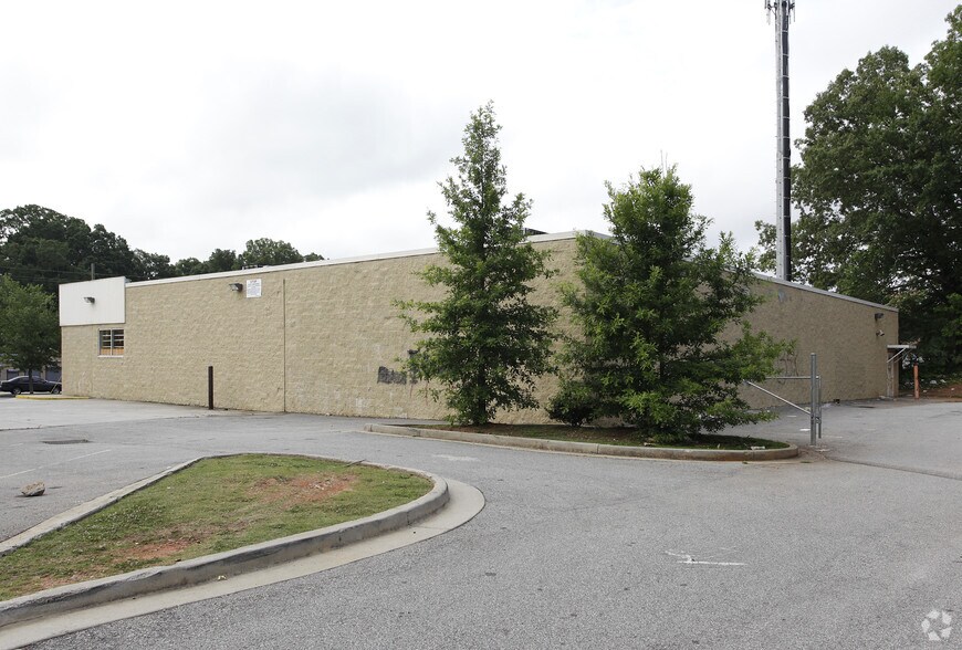 More Photos Of 807 Cascade Ave SW, Atlanta Freestanding For Lease