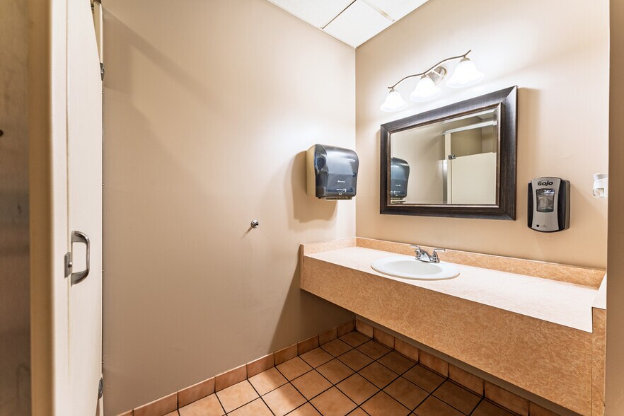 More Photos Of 400 S Center Ave, New Stanton Restaurant For Sale