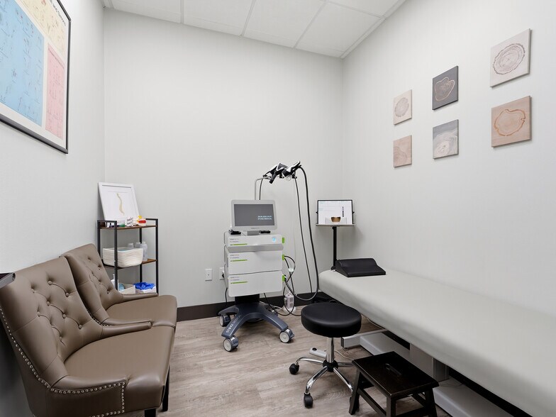 More Photos Of 6550 Naaman Forest Blvd, Garland Medical For Lease