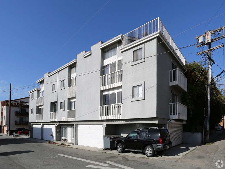 More Photos Of 14 Ozone Ave, Venice Apartments For Sale