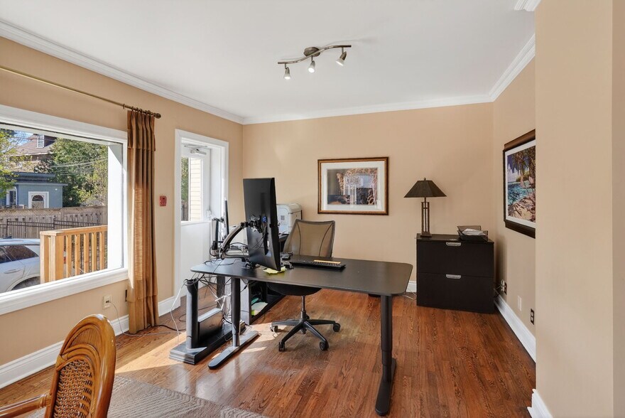 More Photos Of 464 Somerset St W, Ottawa Office For Sale
