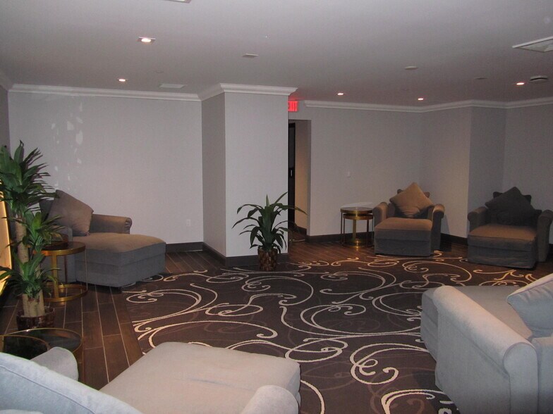 More Photos Of 1 N Main St, Fond Du Lac Hotel For Lease