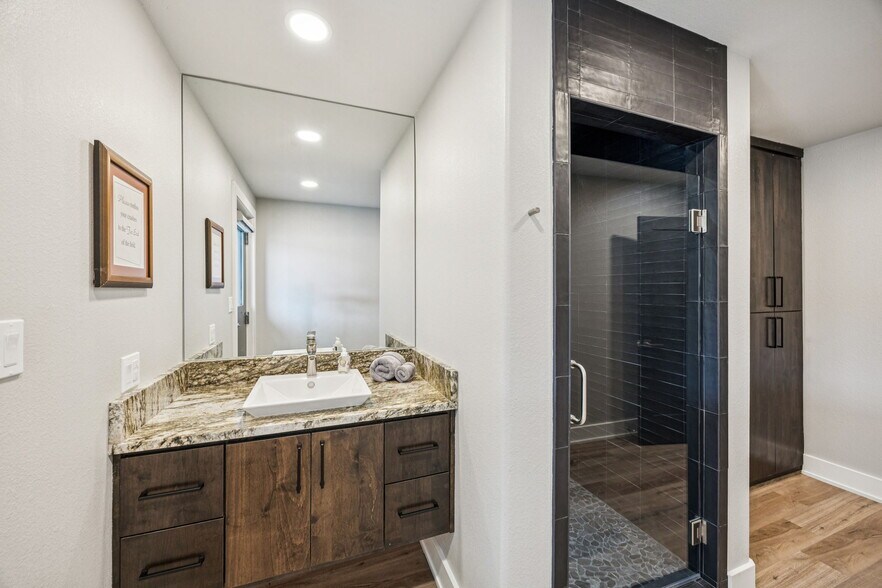 More Photos Of 863 VZ County Road 1508, Van Airplane Hangar For Sale