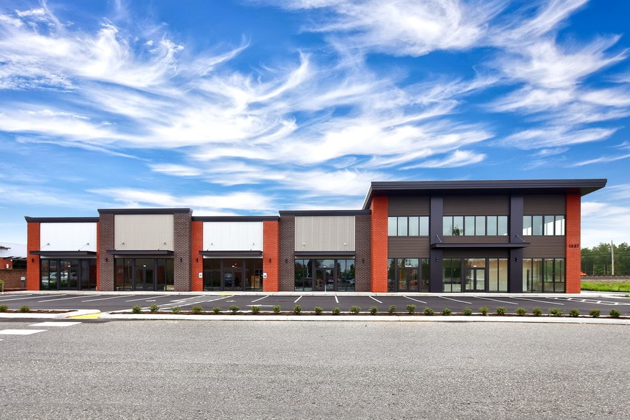 Primary Photo Of 1887 Main St, Ferndale Department Store For Lease