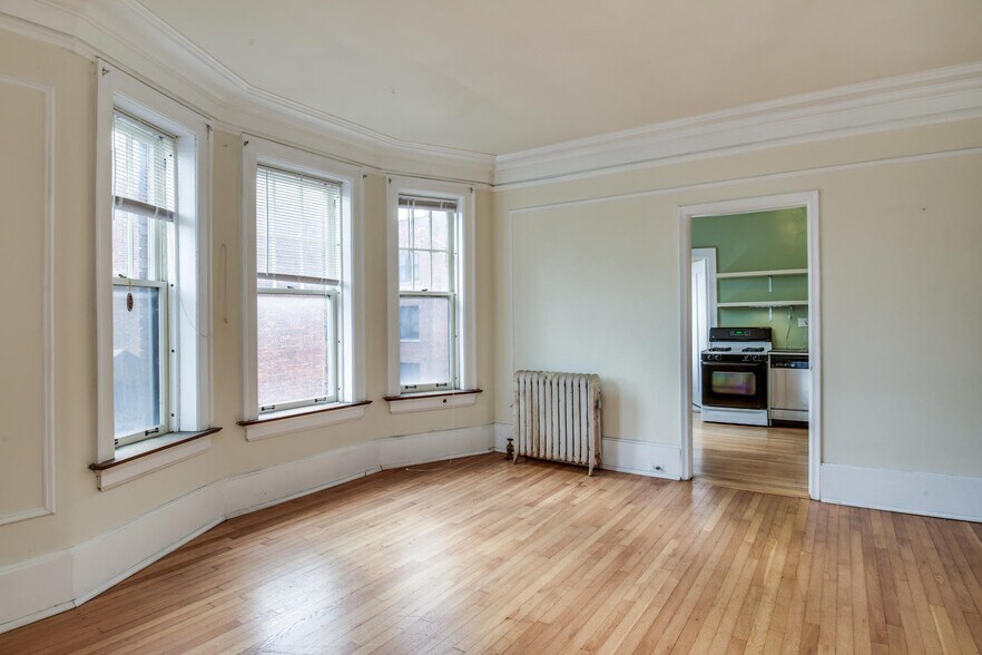 More Photos Of 1121 Van Dyke St, Detroit Apartments For Sale
