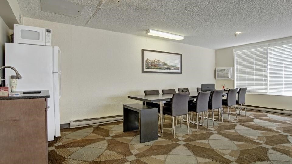 More Photos Of 2131 Broad St, Regina Apartments For Lease