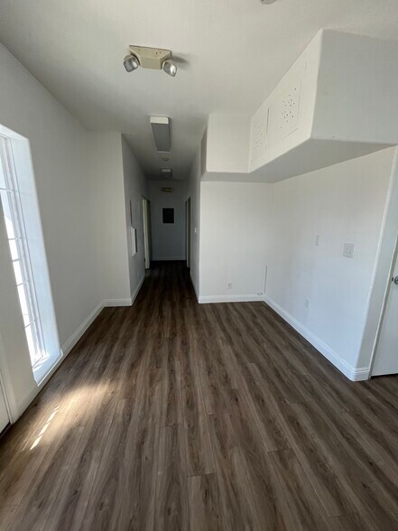 More Photos Of 6150 Transverse Dr, Las Vegas Office For Sale