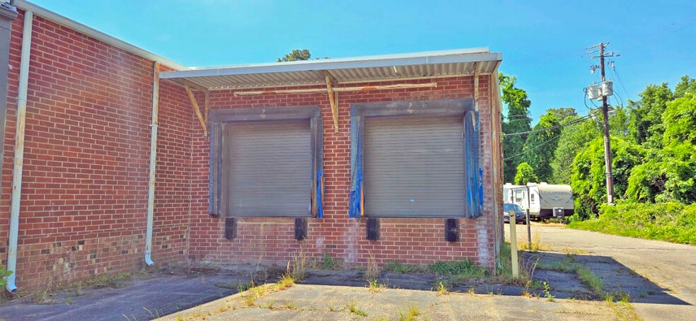More Photos Of 900-916 N Horner Blvd, Sanford General Retail For Lease