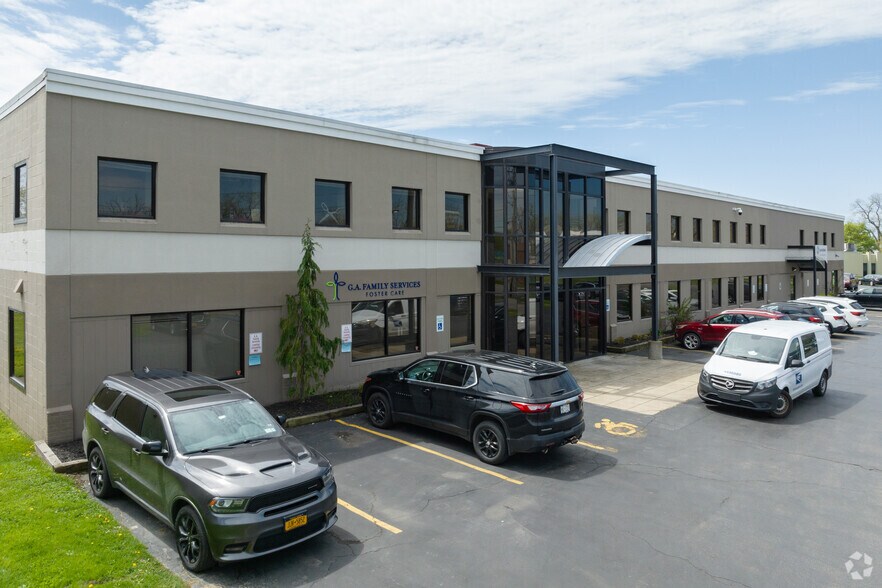 More Photos Of 40 Gardenville Pkwy W, Buffalo Office For Lease