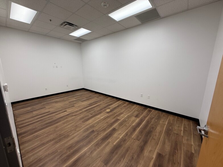 More Photos Of 2340 E Beardsley Rd, Phoenix Medical For Lease