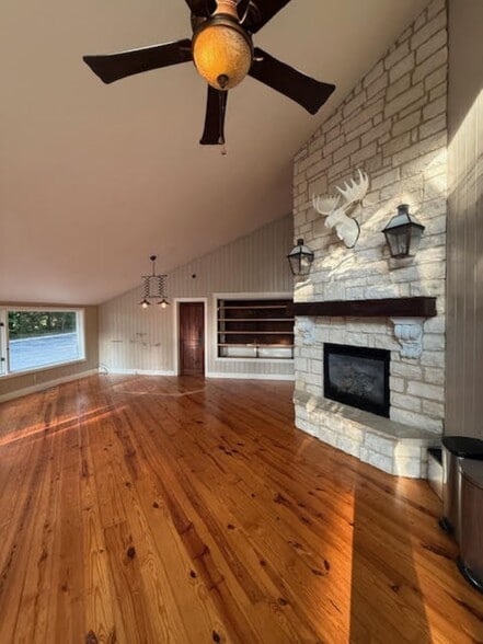 More Photos Of 116 Chantilly Ln, Maryville Medical For Sale