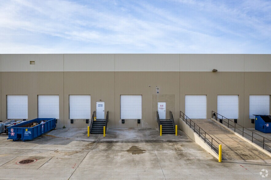 More Photos Of 612 Spring Hill Dr, Spring Warehouse For Lease