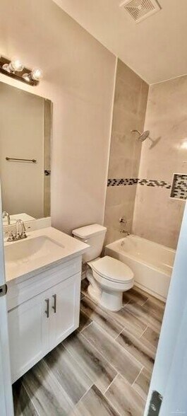 More Photos Of 1702 Playa Dr, Weslaco Apartments For Sale