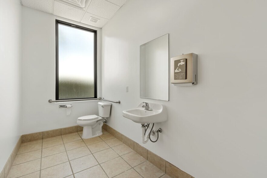 More Photos Of 804 Ainsworth Dr, Prescott Medical For Lease