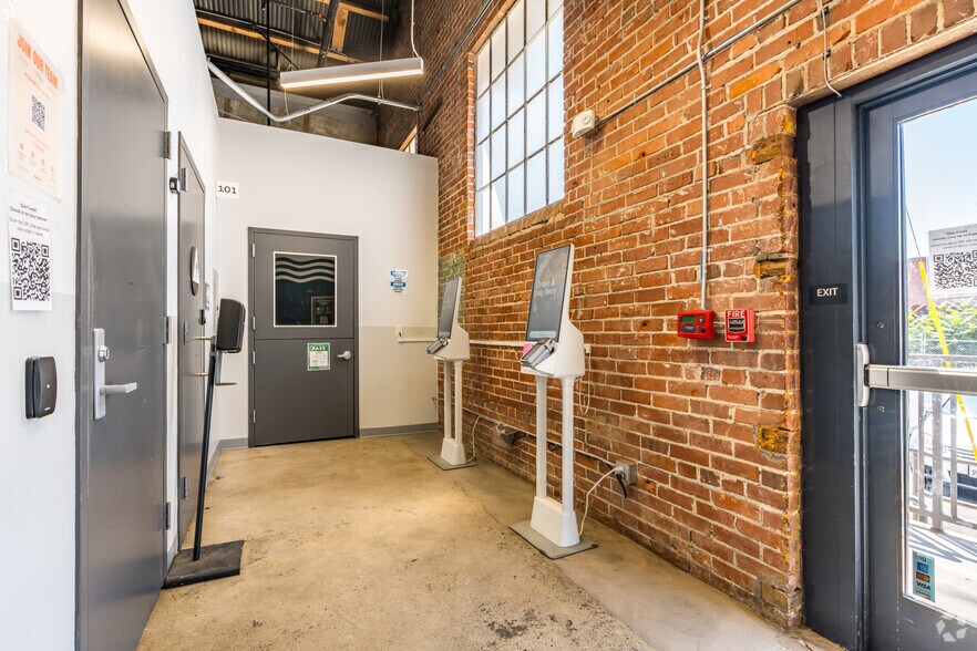 More Photos Of 1501 N C St, Sacramento Warehouse For Lease