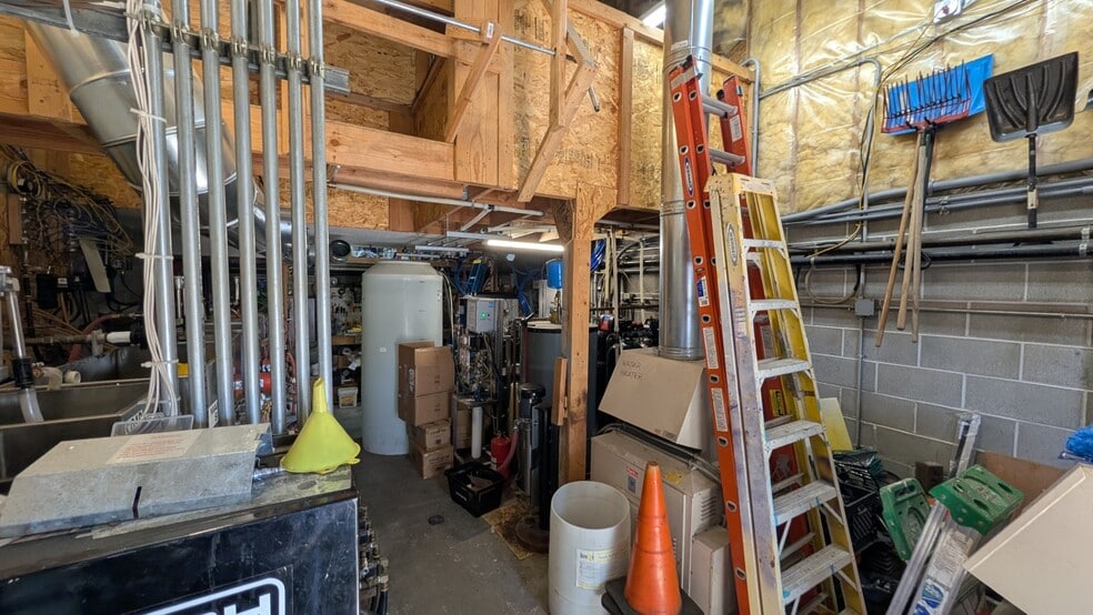 More Photos Of 311 Van Giesen Street, Richland Carwash For Sale
