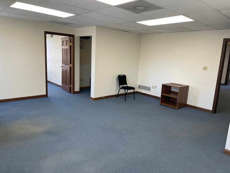 More Photos Of 600 Commerce Dr, Coraopolis Office Residential For Sale