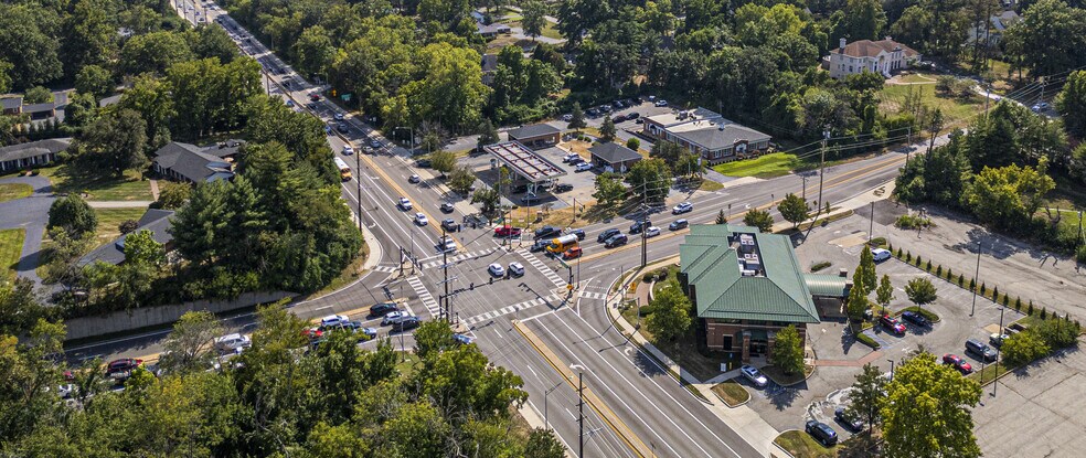More Photos Of 105 N Lindbergh Blvd, Creve Coeur General Retail For Sale