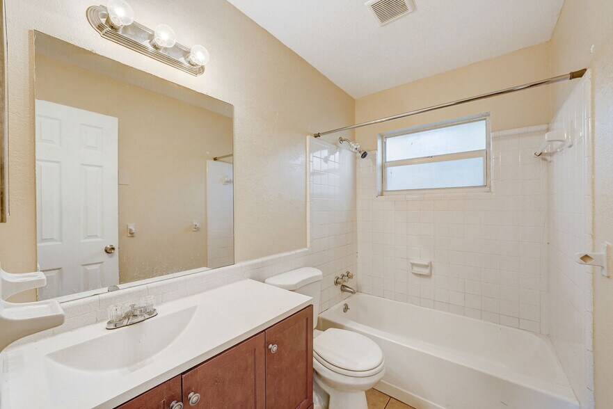 More Photos Of 3017 49th St S, Gulfport Apartments For Sale