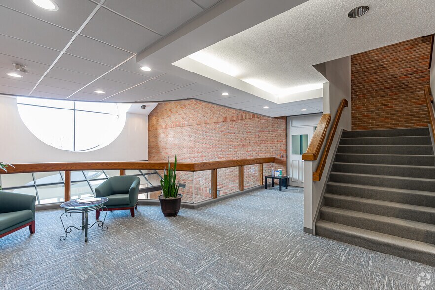 More Photos Of 22 Waterville Rd, Avon Medical For Sale