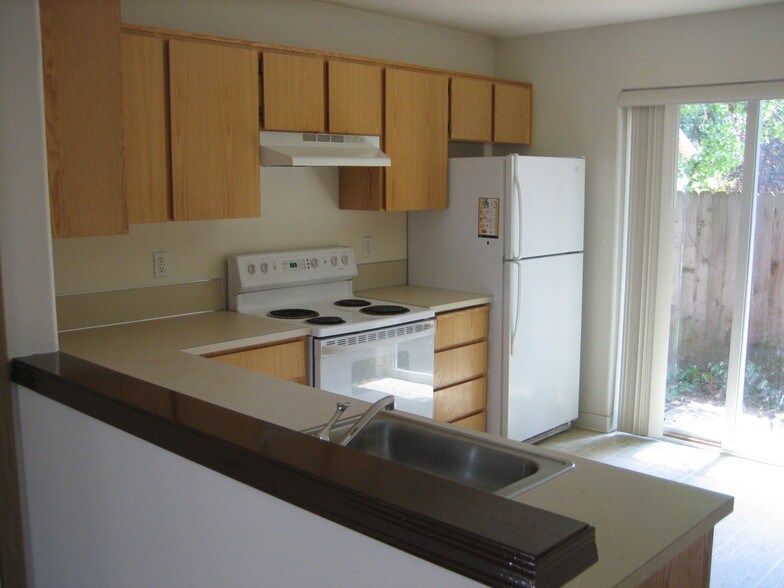 More Photos Of 3548 SE 119th St, Portland Apartments For Sale
