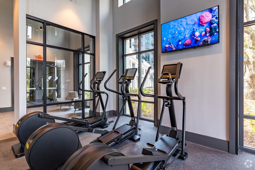 More Photos Of 838 Morrison Dr, Charleston Apartments For Lease