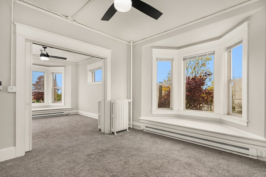 More Photos Of 2501 Colby Ave, Everett Apartments For Sale