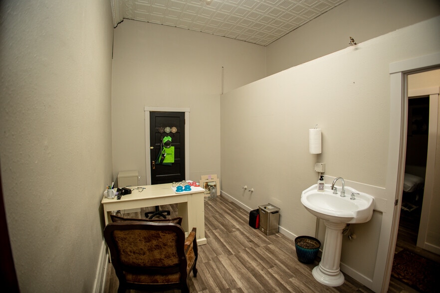 More Photos Of 301 E Park Ave, Anaconda Storefront Retail Office For Sale