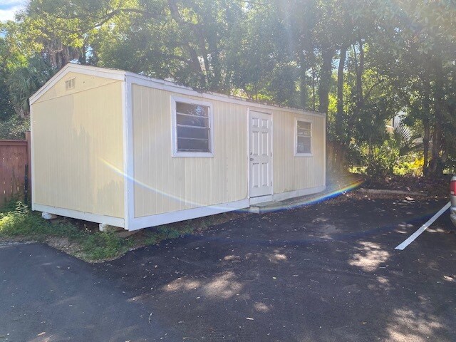 More Photos Of 610 N Spring St, Pensacola Office For Lease