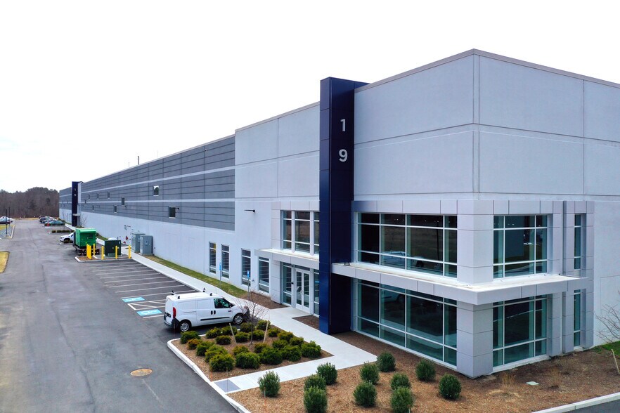 More Photos Of 237 E Main St, Norton Unknown For Lease