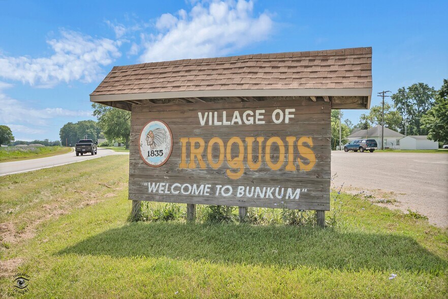 More Photos Of 405 NW Greely Ave, Iroquois Sports And Entertainment For Sale