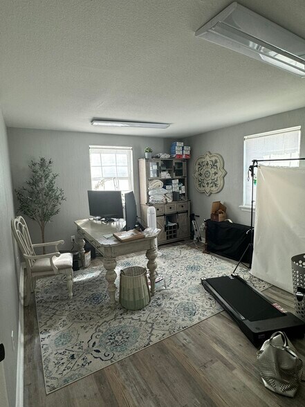 More Photos Of 932 E Highway 199, Springtown Office For Lease