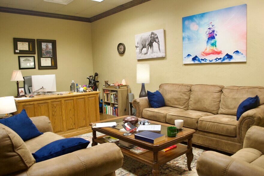 More Photos Of 307 E Danforth Rd, Edmond Office Residential For Sale