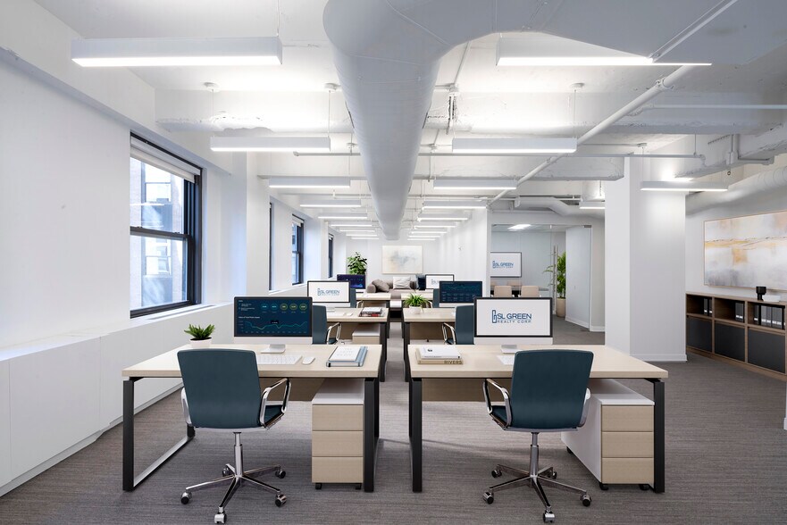 More Photos Of 420 Lexington Ave, New York Coworking Space