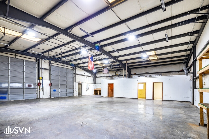 More Photos Of 136 Eisenhour Ct, Nicholasville Warehouse For Lease