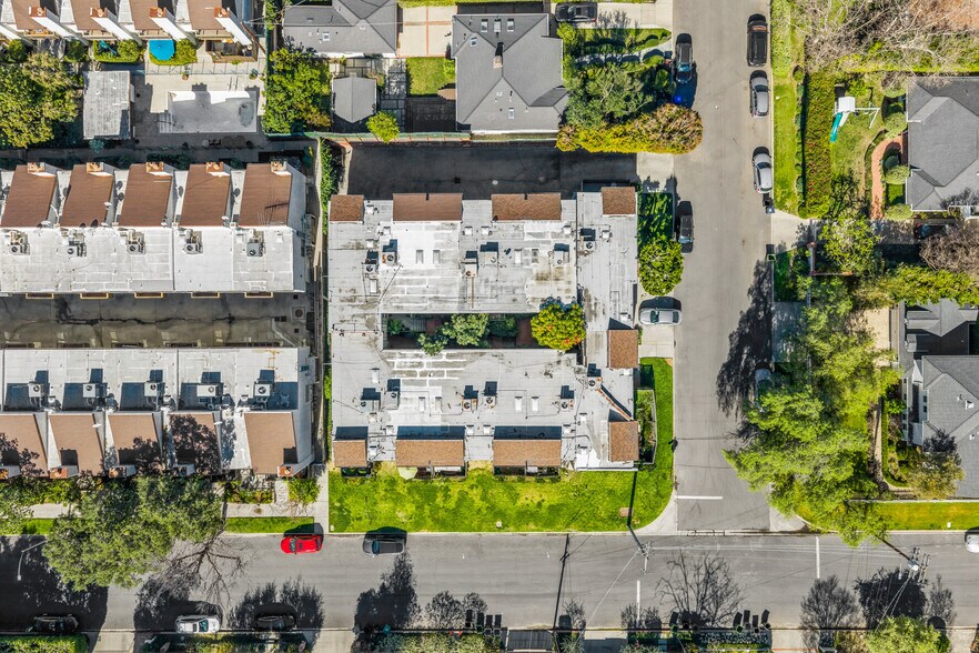 More Photos Of 11607 Acama St, Studio City Apartments For Sale