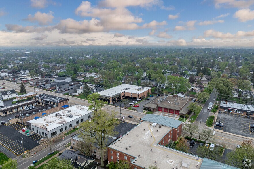 More Photos Of 386 N York Rd, Elmhurst Medical For Lease