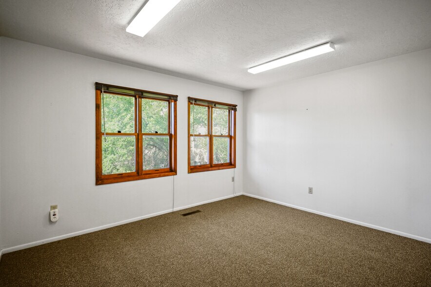 More Photos Of 1464 S Saint Francis Dr, Santa Fe Office For Sale