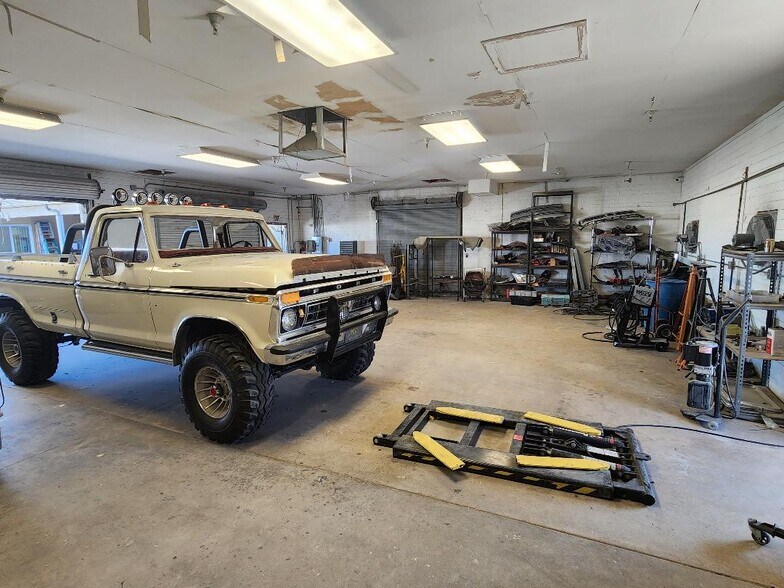 More Photos Of 2017 W Ironwood Dr, Phoenix Service For Sale