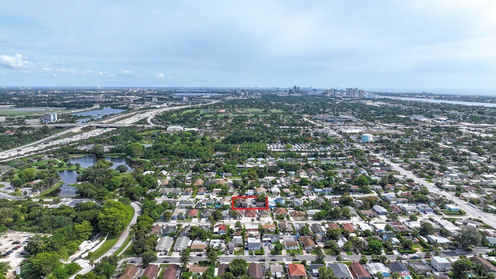 More Photos Of 1000 W Lakewood Rd, West Palm Beach Apartments For Sale