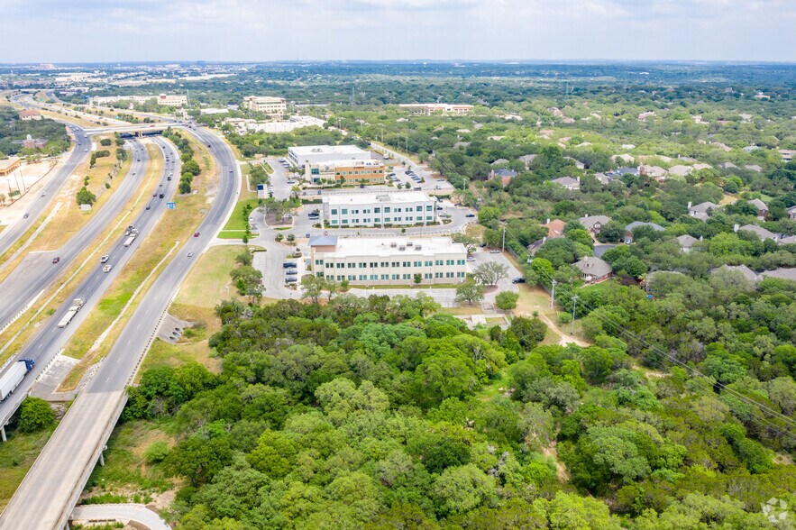 More Photos Of 3010 N Loop 1604 W, San Antonio Office For Lease