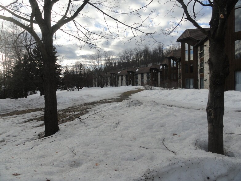 More Photos Of 2255 Rte 327, Grenville-sur-la-rouge Hotel For Sale