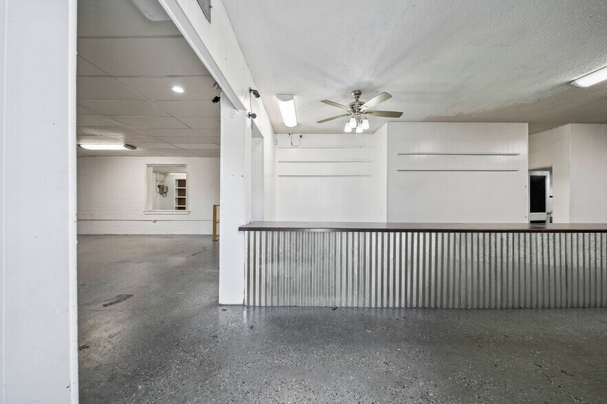 More Photos Of 4702 E 11th St, Tulsa Freestanding For Sale